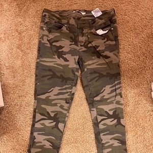 Levi’s Camo Skinny Jeans